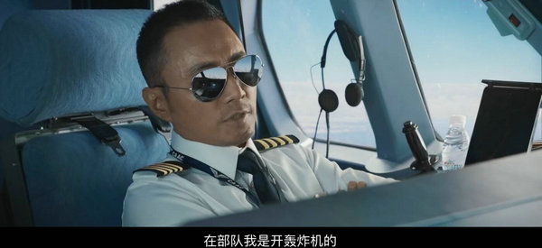 中国机长和攀登者哪个好看？中国机长和攀登者哪个评价好
